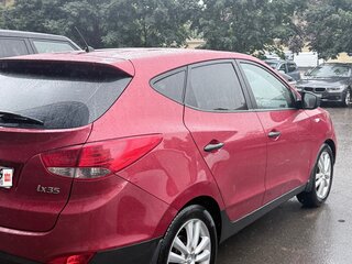 2010 Hyundai ix35 I, красный, 970000 рублей, вид 4