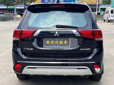 2021 Mitsubishi Outlander III Рестайлинг 3, синий, 1688000 рублей, вид 5