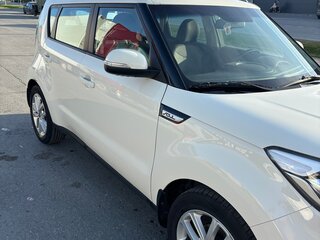 2017 Kia Soul II Рестайлинг, бежевый, 1500000 рублей, вид 2