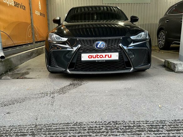 2018 Lexus IS 300 III Рестайлинг, чёрный, 2050000 рублей - вид 2