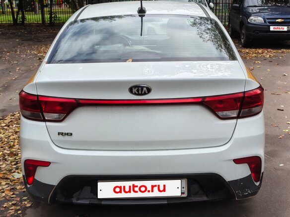 2017 Kia Rio IV, белый, 800000 рублей - вид 2