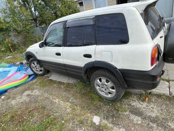 1995 Toyota RAV4 I (XA10), серебристый - вид 3