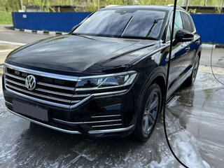 2019 Volkswagen Touareg III, чёрный, 3900000 рублей, вид 1