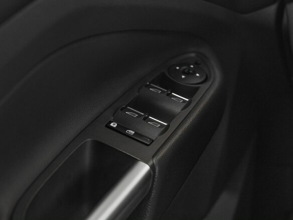 2016 Ford Kuga II Рестайлинг, белый, 1149000 рублей - вид 13