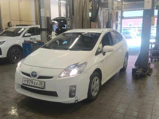 Toyota Prius III (XW30)