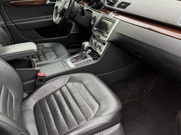 2013 Volkswagen Passat Alltrack B7, серебристый, 1300000 рублей - вид 8