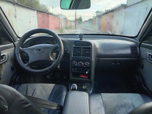 2007 Lada (ВАЗ) 2112, бежевый, 140000 рублей - вид 10
