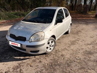 2004 Toyota Yaris I Рестайлинг, серебристый, 340000 рублей, вид 2
