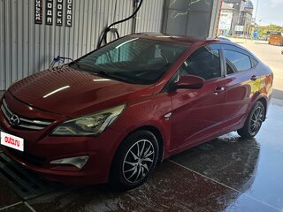 2016 Hyundai Solaris I Рестайлинг, красный, 900000 рублей, вид 1