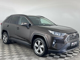 2021 Toyota RAV4 V (XA50), коричневый, 2690000 рублей, вид 3