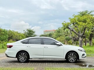2023 Volkswagen Lavida III Рестайлинг, белый, 1624000 рублей, вид 4