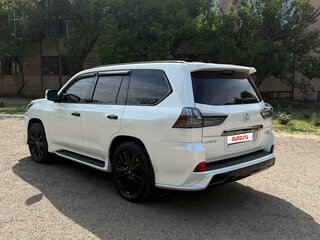 2020 Lexus LX 570 III Рестайлинг 2, белый, 10700000 рублей, вид 4