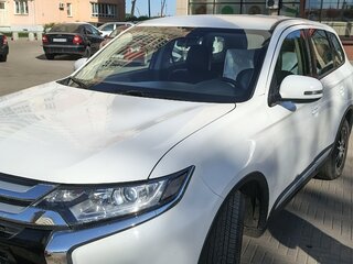2017 Mitsubishi Outlander III Рестайлинг 2, белый, 2300000 рублей, вид 1