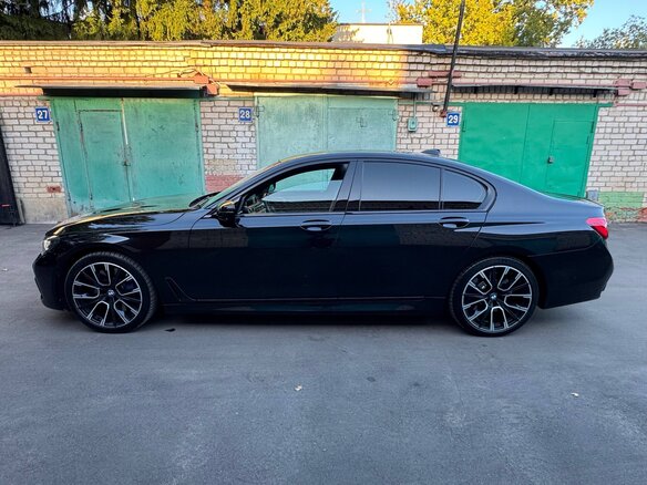 2018 BMW 7 серии 740d xDrive VI (G11/G12), чёрный, 3700000 рублей - вид 4