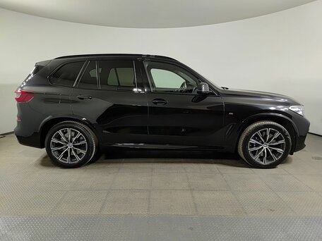 2020 BMW X5 40i IV (G05/G18), чёрный, 6150000 рублей, вид 4