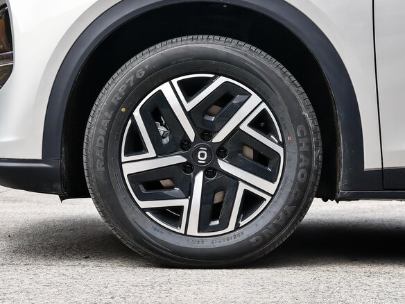2026 Changan Qiyuan Q05 51.9 kWh II, серебристый - вид 12