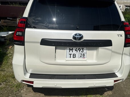 2022 Toyota Land Cruiser Prado 150 Series Рестайлинг 3, белый, 6500000 рублей, вид 3