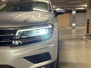 2018 Volkswagen Tiguan II, серебристый, 2799999 рублей, вид 2