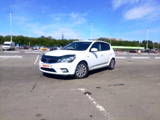2011 Kia Ceed I Рестайлинг, белый, 600000 рублей, вид 1