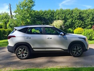 2022 Kia Seltos I, белый, 2290000 рублей, вид 4