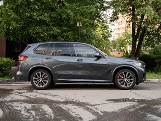 2021 BMW X5 40i IV (G05/G18), серый, 7000000 рублей, вид 3