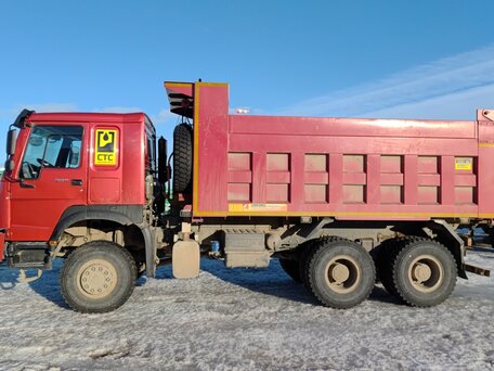2022 Sinotruk Howo ZZ3327, красный, 3681250 рублей, вид 2