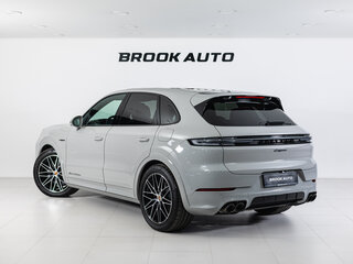 2026 Porsche Cayenne E-Hybrid III Рестайлинг, серый, 19590000 рублей, вид 4