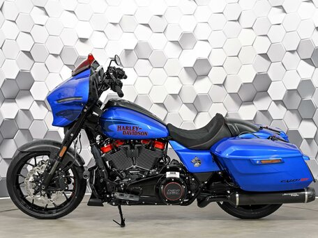 2026 Harley-Davidson CVO Street Glide ST, синий, 5599000 рублей, вид 4