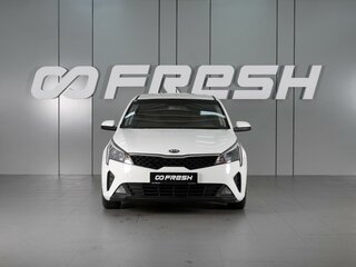 2022 Kia Rio IV Рестайлинг, белый, 1529000 рублей, вид 3