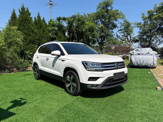 2023 Volkswagen Tharu 300 TSI I Рестайлинг, белый, 2000100 рублей, вид 3
