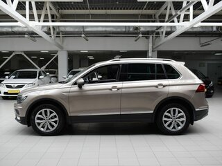 2018 Volkswagen Tiguan II, бежевый, 2395000 рублей, вид 4
