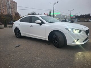 2016 Mazda 6 III (GJ) Рестайлинг, белый, 1370000 рублей, вид 3