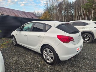 2012 Opel Astra J Рестайлинг, белый, 750000 рублей, вид 2