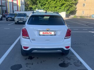 2020 Chevrolet Trax I Рестайлинг, белый, 1550000 рублей, вид 3