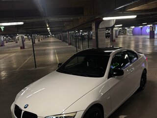 2010 BMW 3 серии 325i V (E90/E91/E92/E93) Рестайлинг, белый, 1890000 рублей, вид 1