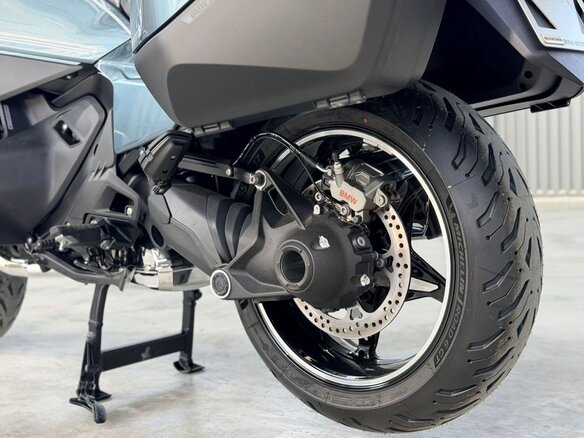 2025 BMW R 1300 RT, чёрный - вид 13