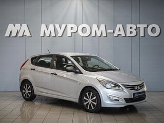 2015 Hyundai Solaris I Рестайлинг, серебристый, 890000 рублей, вид 1