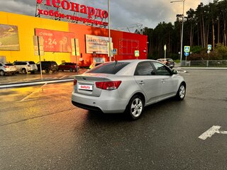 2009 Kia Cerato 5-speed II, серебристый, 640000 рублей, вид 4