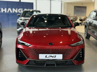 2025 Changan UNI-V I, красный, 3479900 рублей, вид 2