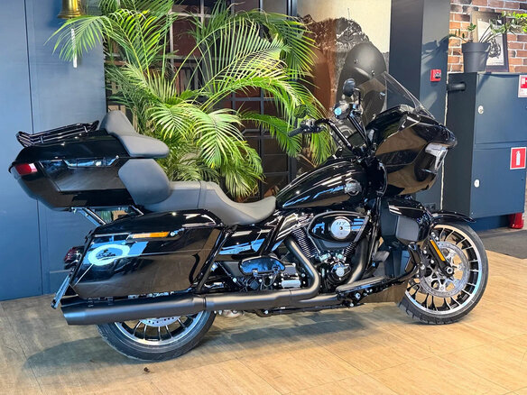 2026 Harley-Davidson Road Glide Limited, чёрный, 4950000 рублей - вид 11