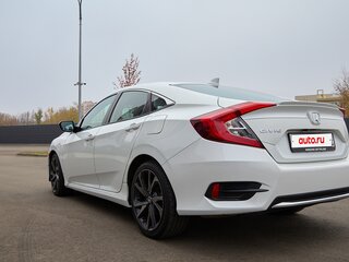 2019 Honda Civic X Рестайлинг, белый, 1800000 рублей, вид 4