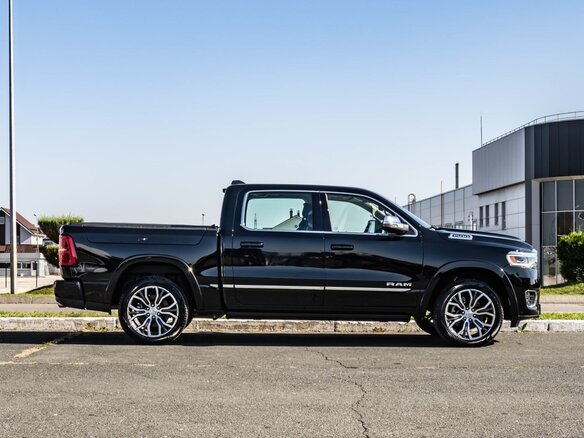 2026 Ram 1500 Crew Cab V Рестайлинг, чёрный, 10100000 рублей - вид 2