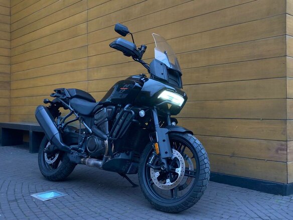 2021 Harley-Davidson Pan America, чёрный, 999999 рублей