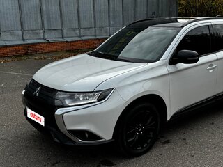 2022 Mitsubishi Outlander III Рестайлинг 3, белый, 2550000 рублей, вид 2