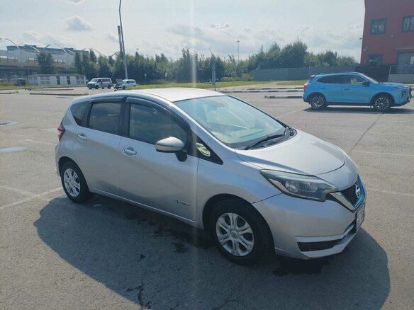 2017 Nissan Note e-Power II Рестайлинг, серый, 950000 рублей - вид 4