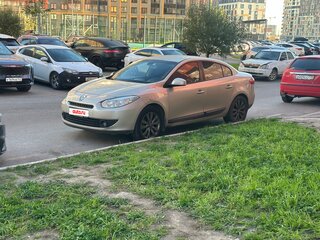 2010 Renault Fluence I, бежевый, 540000 рублей, вид 1