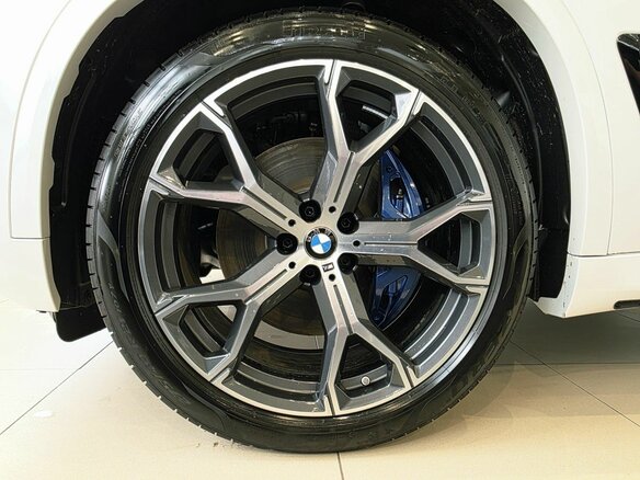 2025 BMW X5 40i IV (G05/G18) Рестайлинг, белый - вид 7
