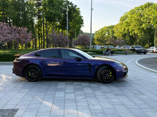 2021 Porsche Panamera 4S E-Hybrid II Рестайлинг, серебристый, 11500000 рублей, вид 3