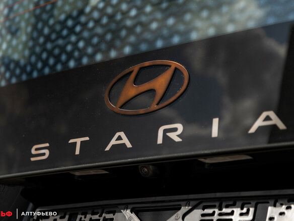 2025 Hyundai Staria I, чёрный - вид 10