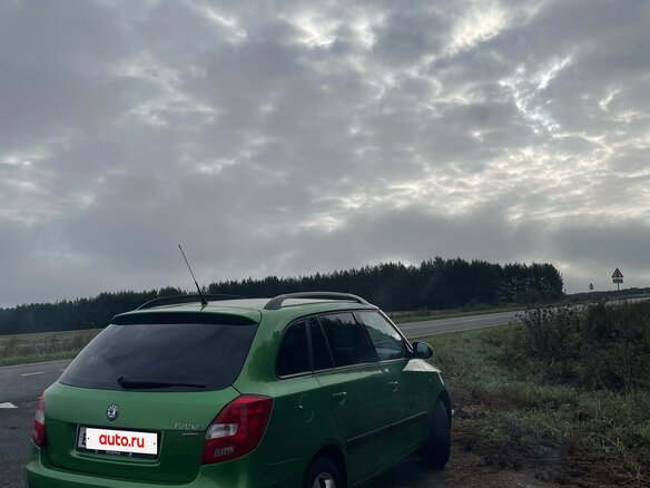 2011 Skoda Fabia II Рестайлинг, зелёный, 950000 рублей